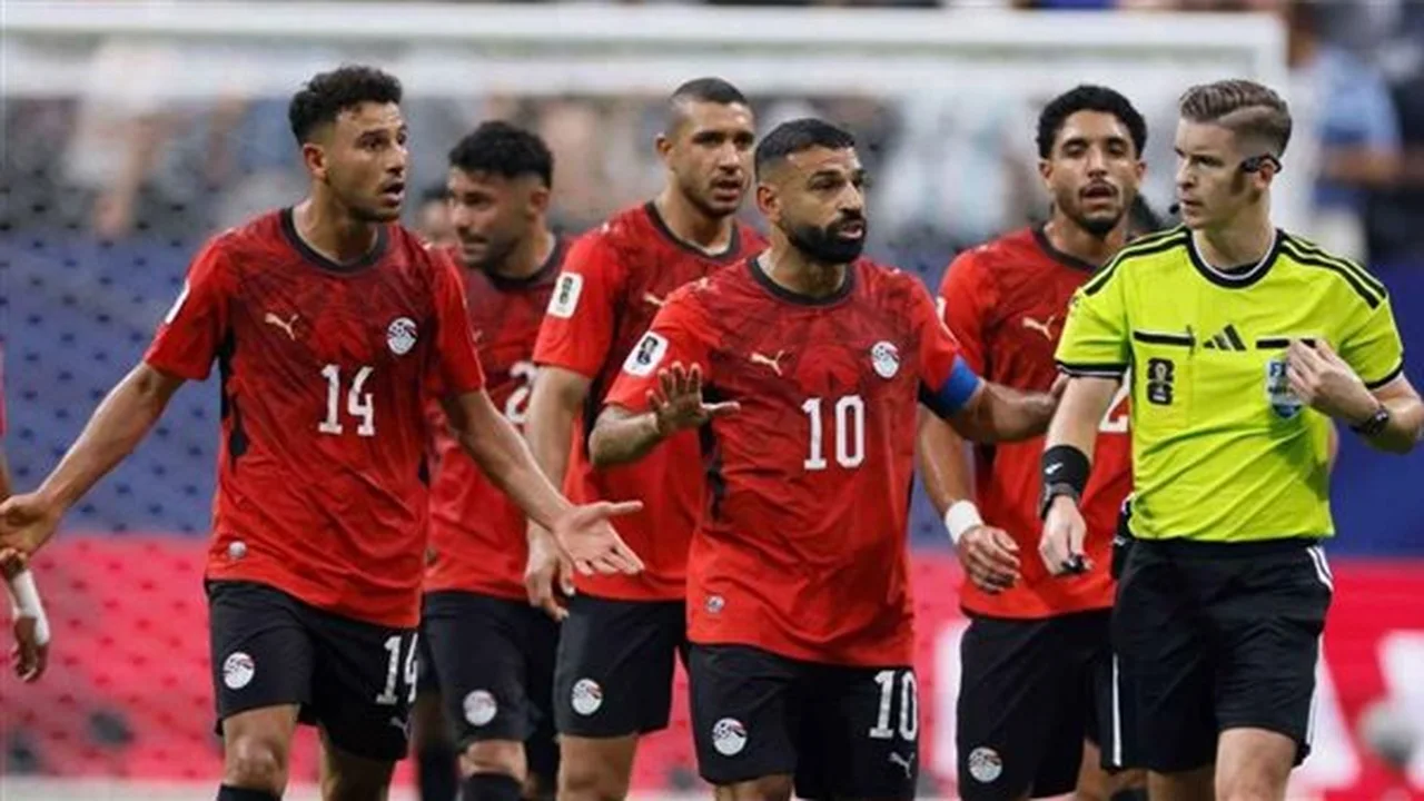 مفاجأة جديدة من خبير تحكيمي حول مباراة مصر والأرجنتين